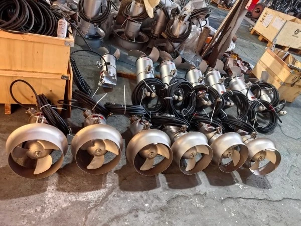 Submersible mixer for activated sludge wastewater treatment Submersible mixer for activated sludge wastewater treatment